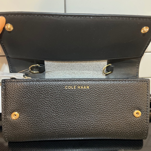 Cole Haan Wallet With Chain NWT - Picture 2 of 7